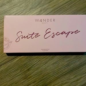 Wander Beauty - Suite Escape Eyeshadow Palette